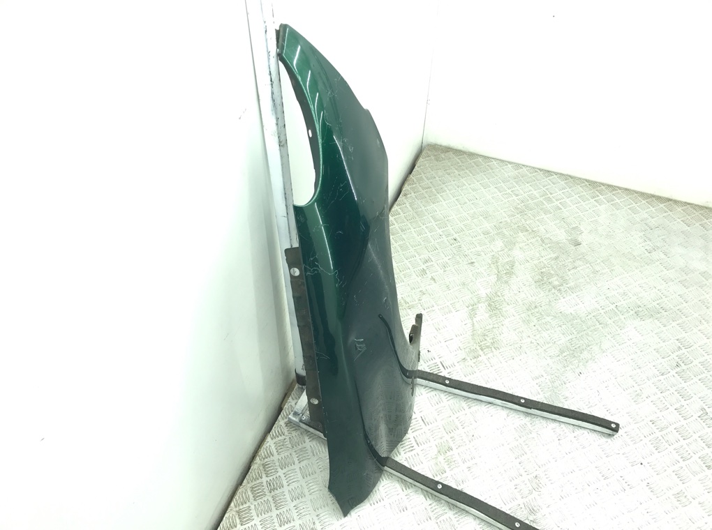 Крыло переднее правое бу для Peugeot 206  1.4 i,  2003 г.