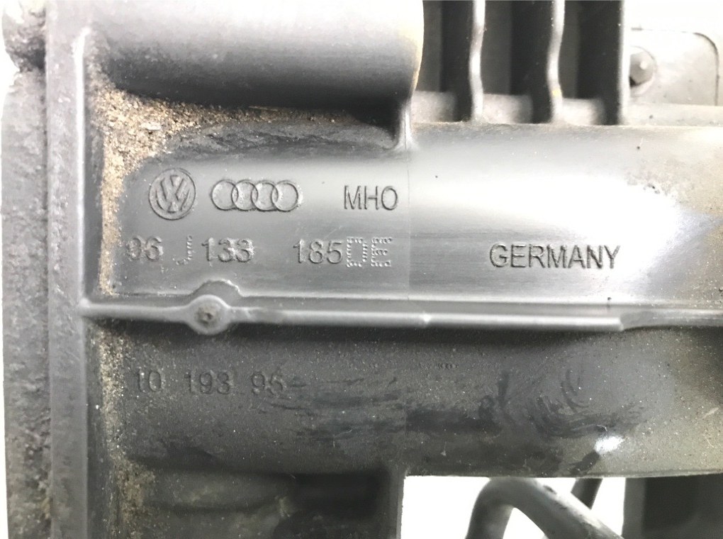 Коллектор впускной бу для Skoda Octavia A5 1.8 i,  2010 г.