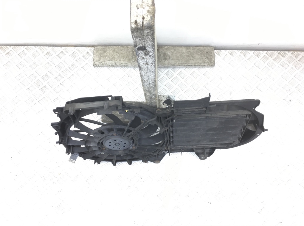 Вентилятор радиатора бу для Audi A4 B7 2.0 TDi,  2007 г.