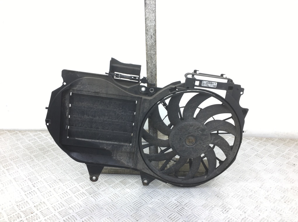 Вентилятор радиатора бу для Audi A4 B7 2.0 TDi,  2007 г.