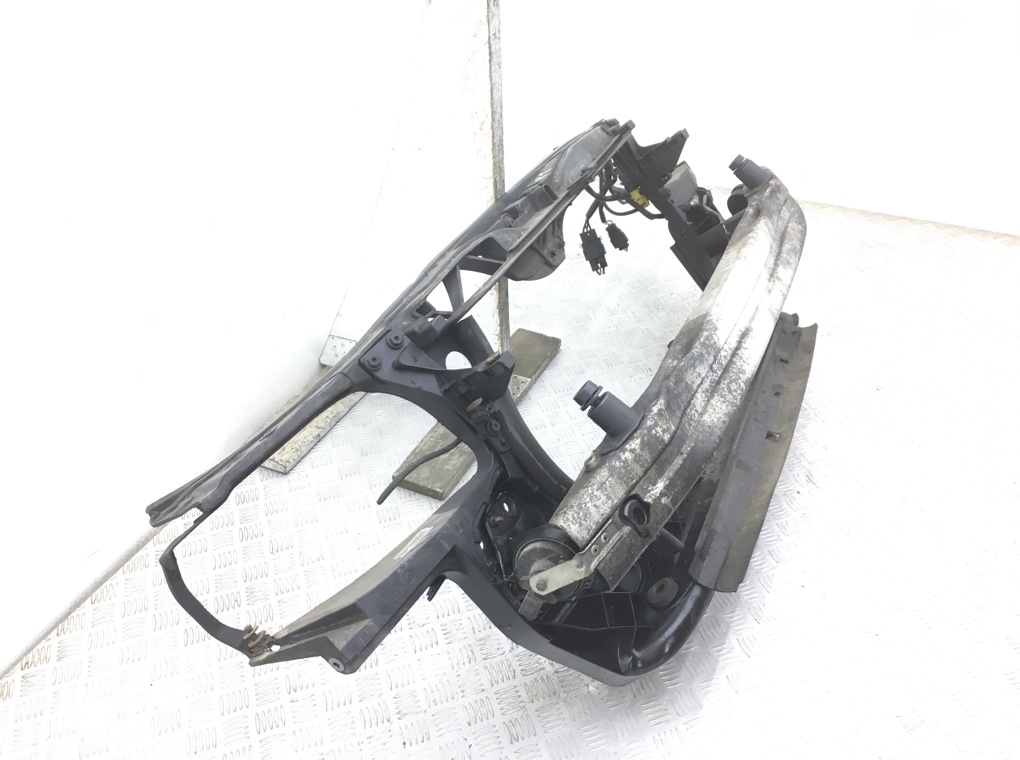 Панель передняя (телевизор) бу для Audi A4 B7 2.0 TDi,  2007 г.