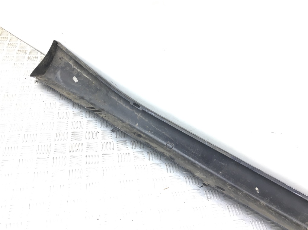 Накладка на порог бу для Renault Clio  1.6 i,  2009 г.