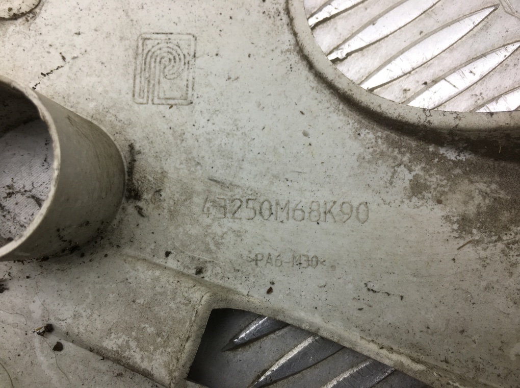 Колпак колесный бу для Nissan Pixo  1.0 i,  2010 г.