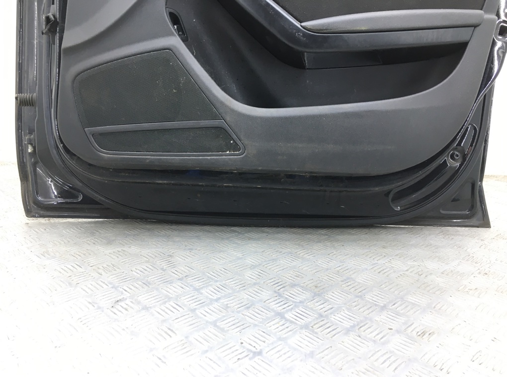 Дверь передняя правая бу для Audi A4 B8 2.0 TDi,  2009 г.