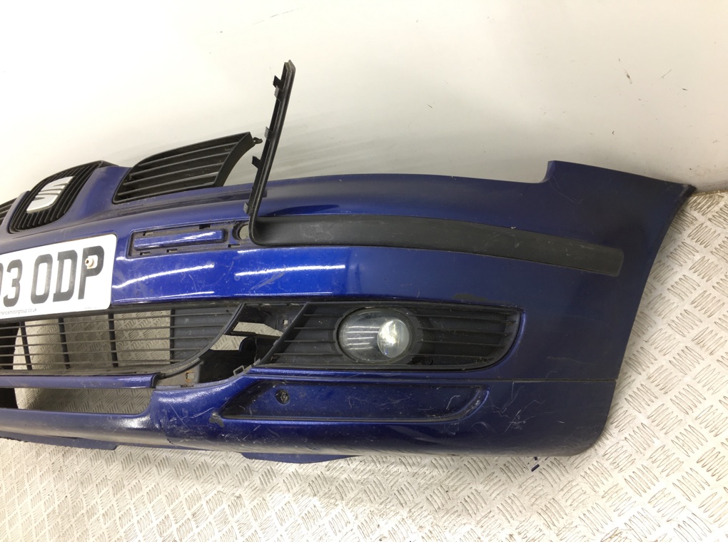 Бампер передний бу для Seat Leon  1.6 i,  2003 г.
