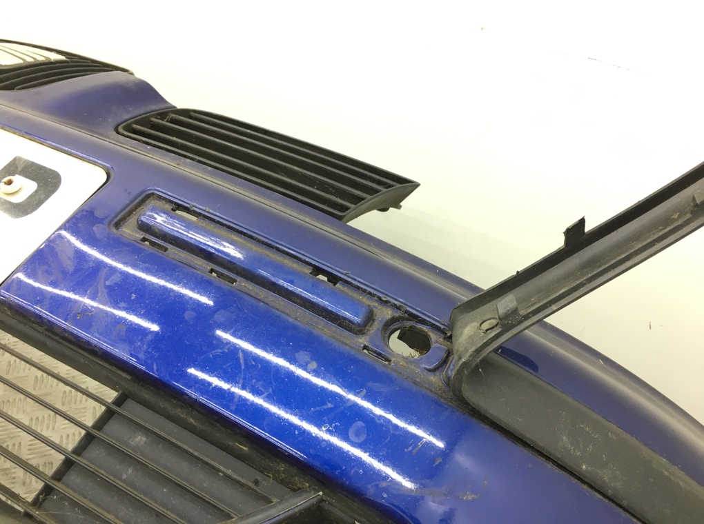 Бампер передний бу для Seat Leon  1.6 i,  2003 г.