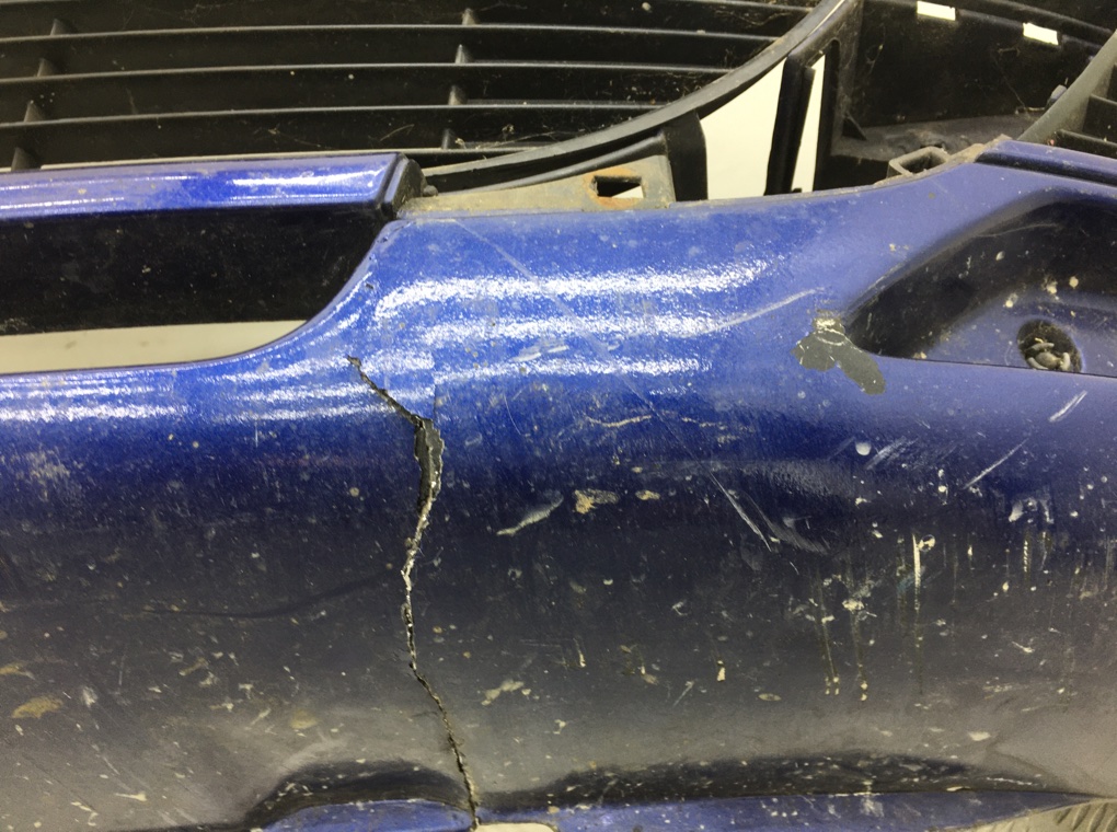 Бампер передний бу для Seat Leon  1.6 i,  2003 г.