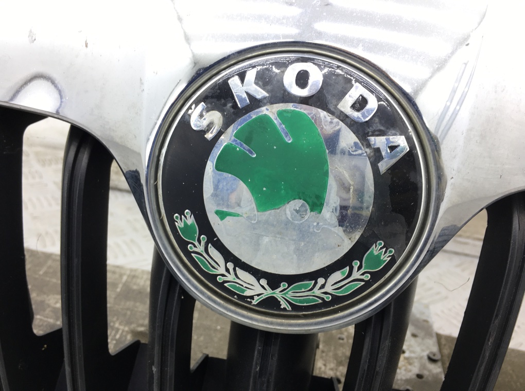 Решетка радиатора бу для Skoda Octavia A5 1.9 TDi,  2010 г.
