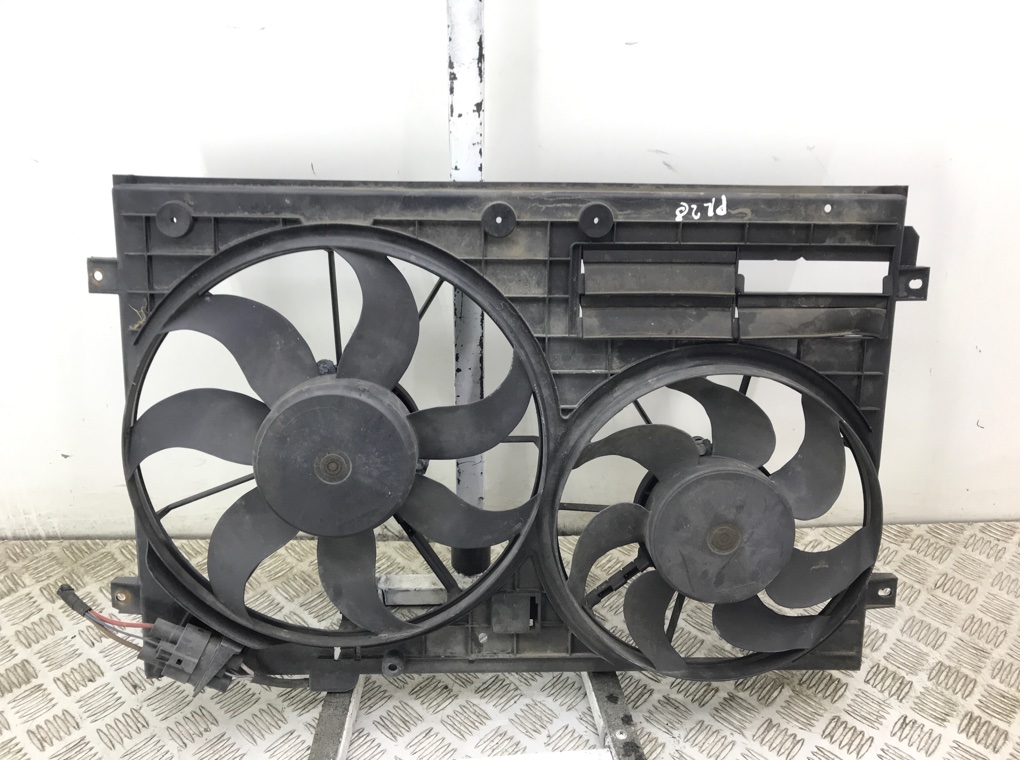 Вентилятор радиатора бу для Audi A3 8P 2.0 TDi, 2005 г.