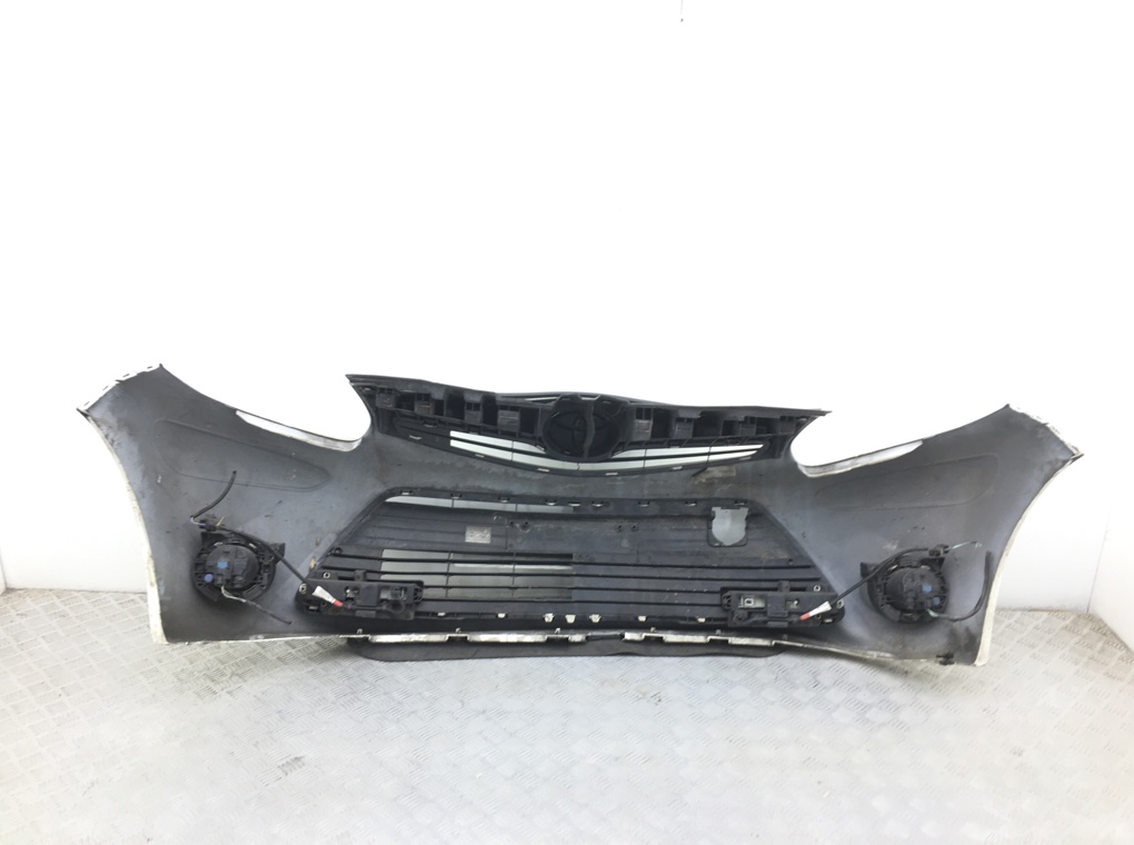 Бампер передний бу для Toyota Aygo  1.0 i,  2012 г.