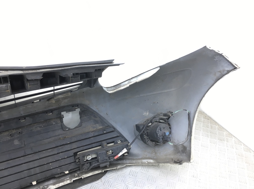 Бампер передний бу для Toyota Aygo  1.0 i,  2012 г.