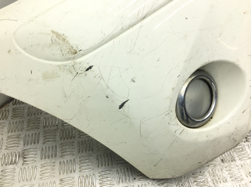 Бампер передний бу для Toyota Aygo  1.0 i,  2012 г.