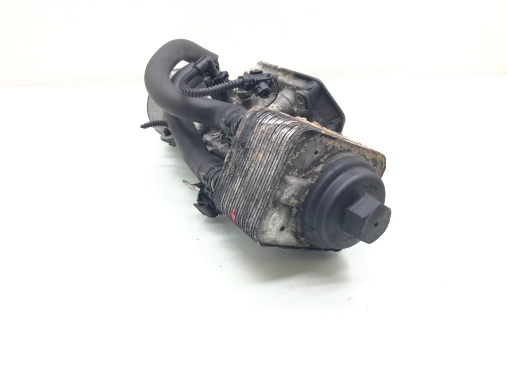 Корпус масляного фильтра бу для Volkswagen Passat B6 2.0 TDi,  2008 г.