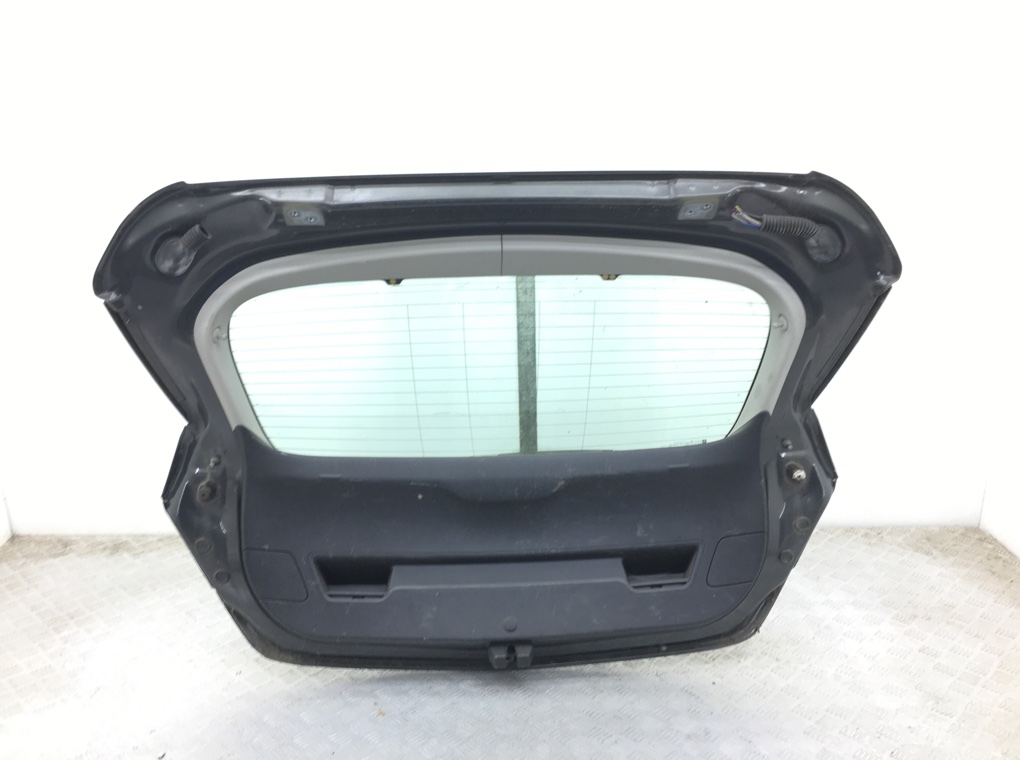 Крышка багажника бу для Opel Astra J 1.6 CDTi, 2015 г. Крышка багажника бу для Opel Astra J 1.6 CDTi, 2015 г.