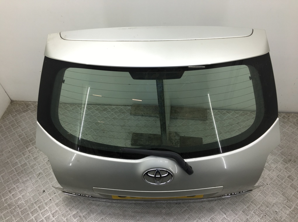 Крышка багажника бу для Toyota Auris  1.6 i,  2007 г.