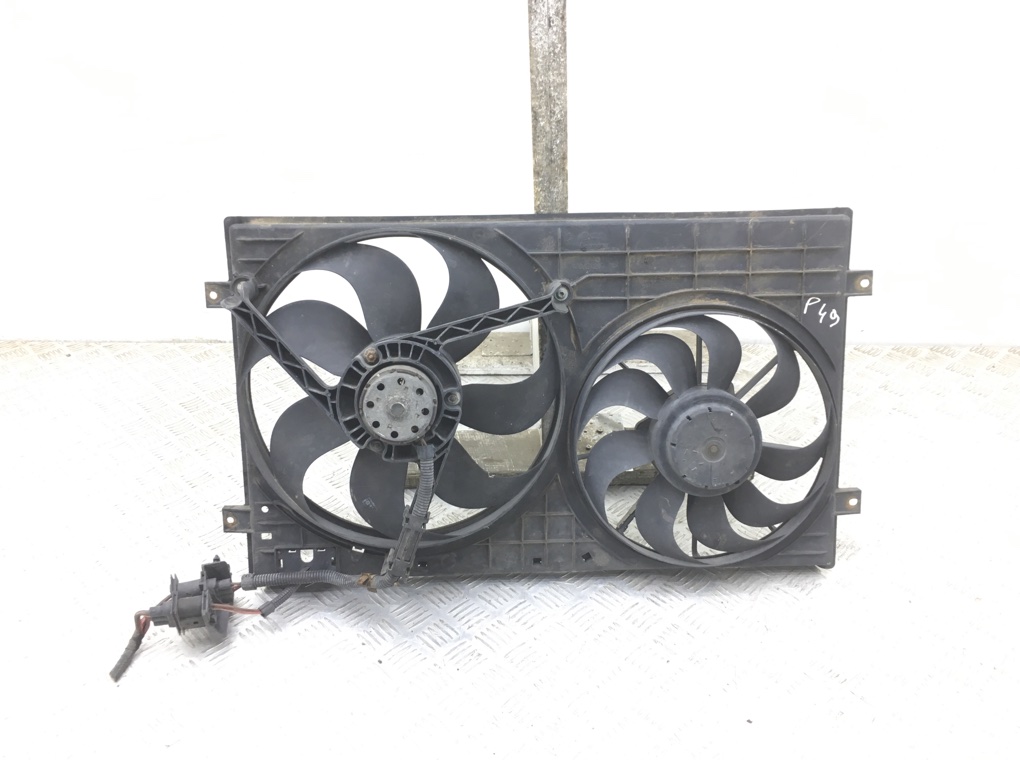 Вентилятор радиатора бу для Volkswagen Golf 4 1.4 i, 2003 г.