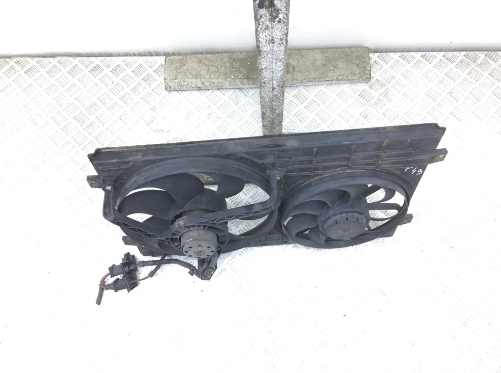 Вентилятор радиатора бу для Volkswagen Golf 4 1.4 i, 2003 г. Вентилятор радиатора бу для Volkswagen Golf 4 1.4 i, 2003 г.