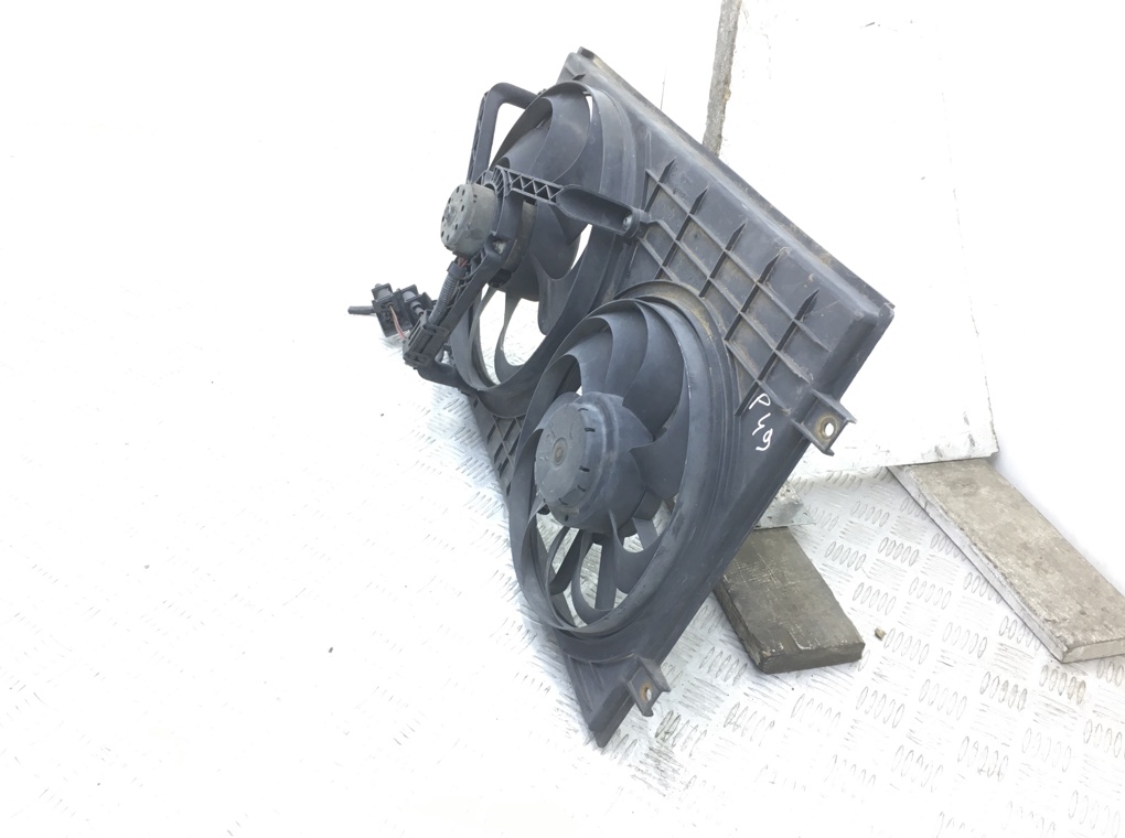 Вентилятор радиатора бу для Volkswagen Golf 4 1.4 i, 2003 г. Вентилятор радиатора бу для Volkswagen Golf 4 1.4 i, 2003 г.