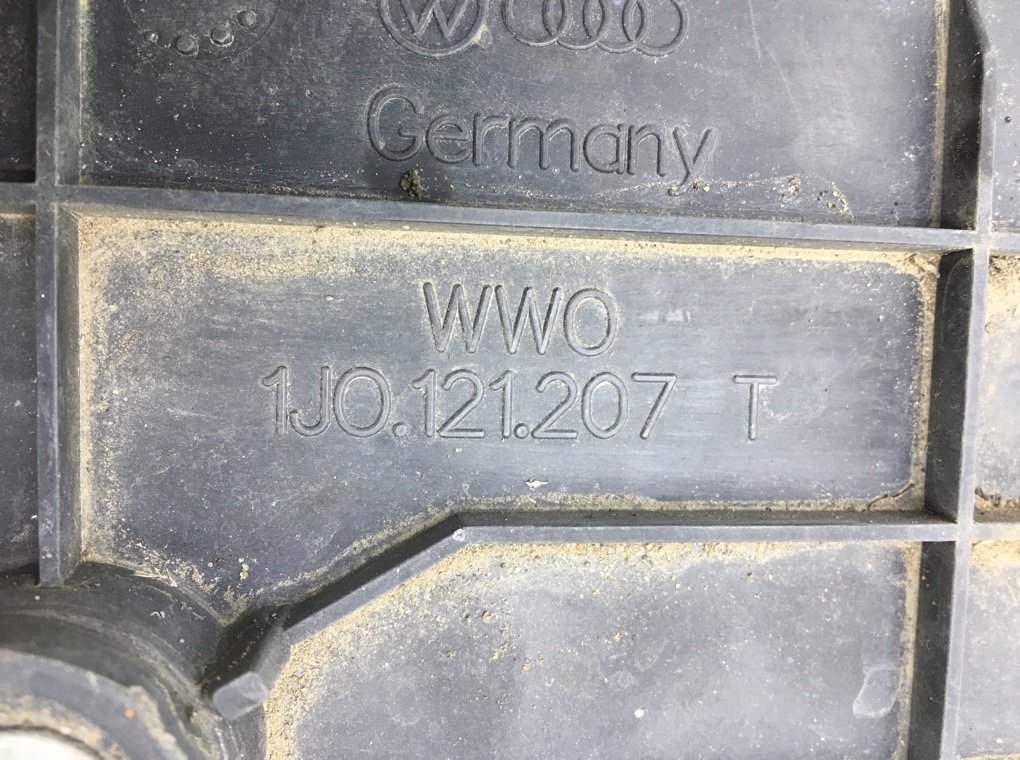 Вентилятор радиатора бу для Volkswagen Golf 4 1.4 i, 2003 г. Вентилятор радиатора бу для Volkswagen Golf 4 1.4 i, 2003 г.