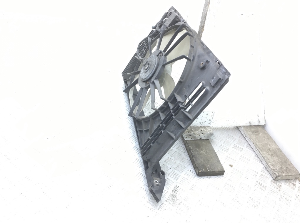 Вентилятор радиатора бу для Toyota Auris 1 1.6 i, 2007 г. Вентилятор радиатора бу для Toyota Auris 1 1.6 i, 2007 г.