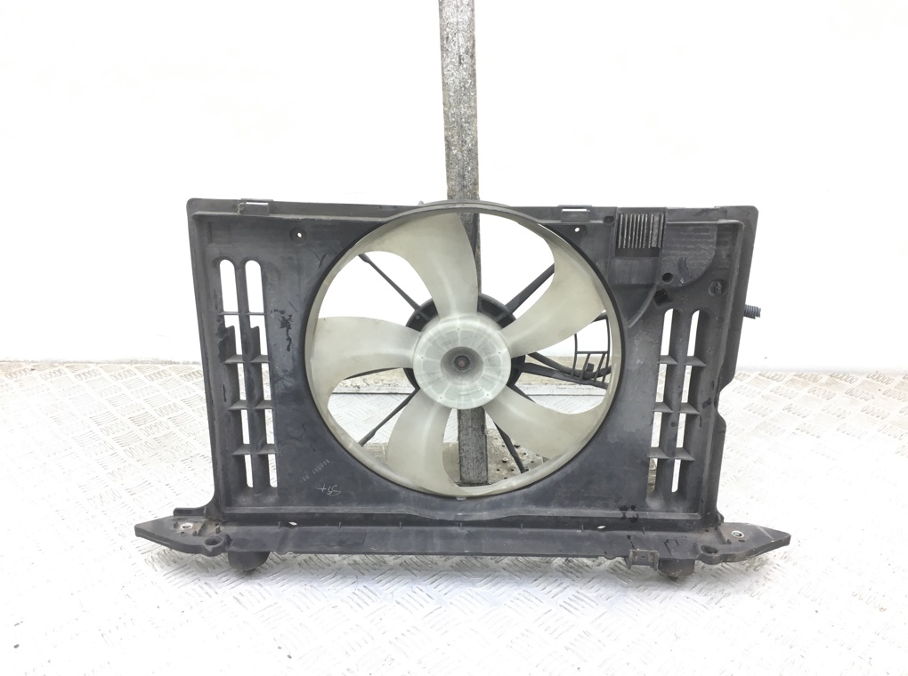 Вентилятор радиатора бу для Toyota Auris 1 1.6 i, 2007 г. Вентилятор радиатора бу для Toyota Auris 1 1.6 i, 2007 г.