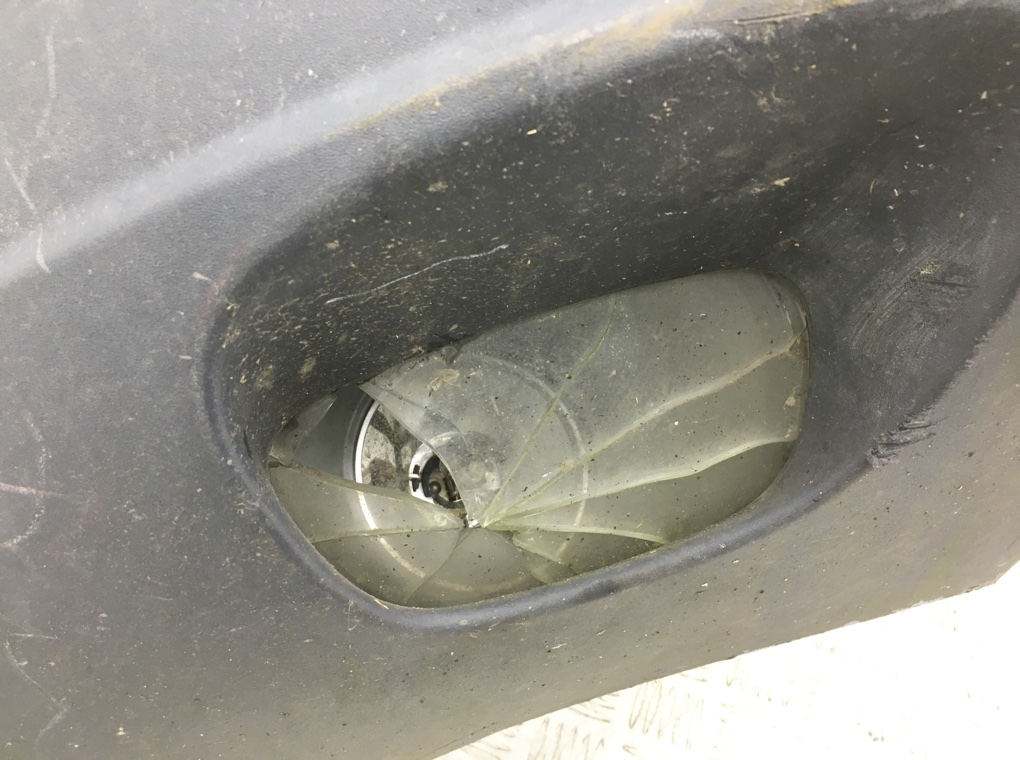 Бампер передний бу для Volvo XC90  2.4 D5,  2004 г.