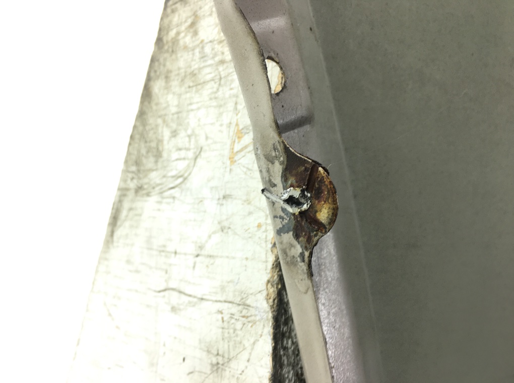 Крыло переднее правое бу для Volvo XC90  2.4 D5,  2004 г.