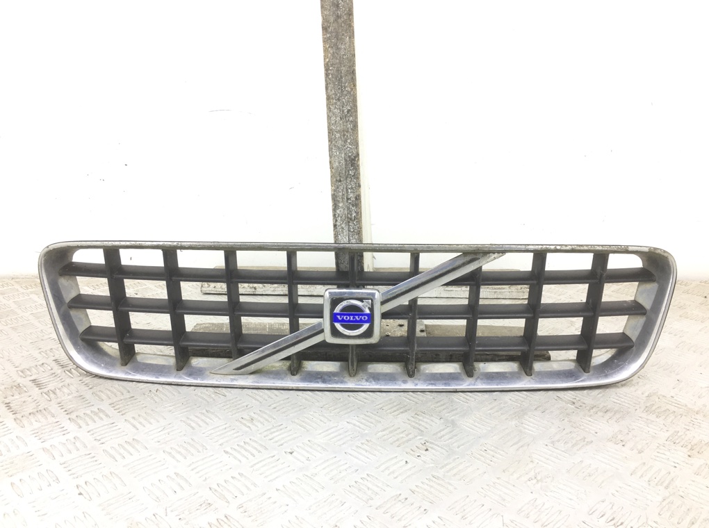 Решетка радиатора бу для Volvo XC90 2.4 D5, 2004 г.