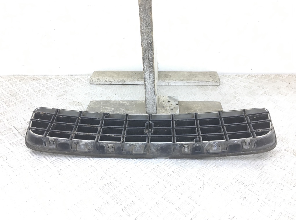 Решетка радиатора бу для Volvo XC90 2.4 D5, 2004 г. Решетка радиатора бу для Volvo XC90 2.4 D5, 2004 г.