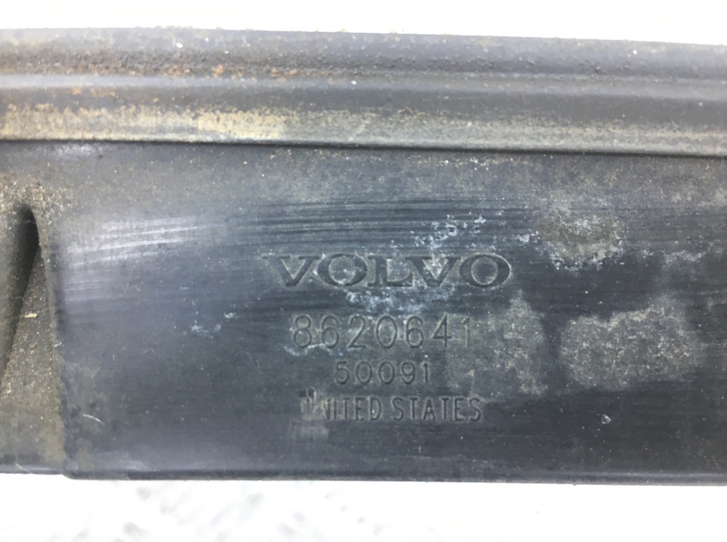 Решетка радиатора бу для Volvo XC90 2.4 D5, 2004 г. Решетка радиатора бу для Volvo XC90 2.4 D5, 2004 г.