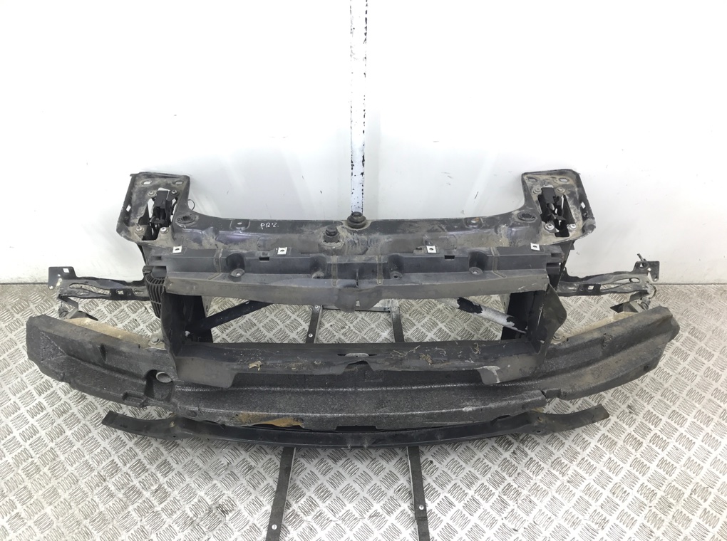 Панель передняя (телевизор) бу для BMW 1 F20/F21 2.0 TD,  2012 г.