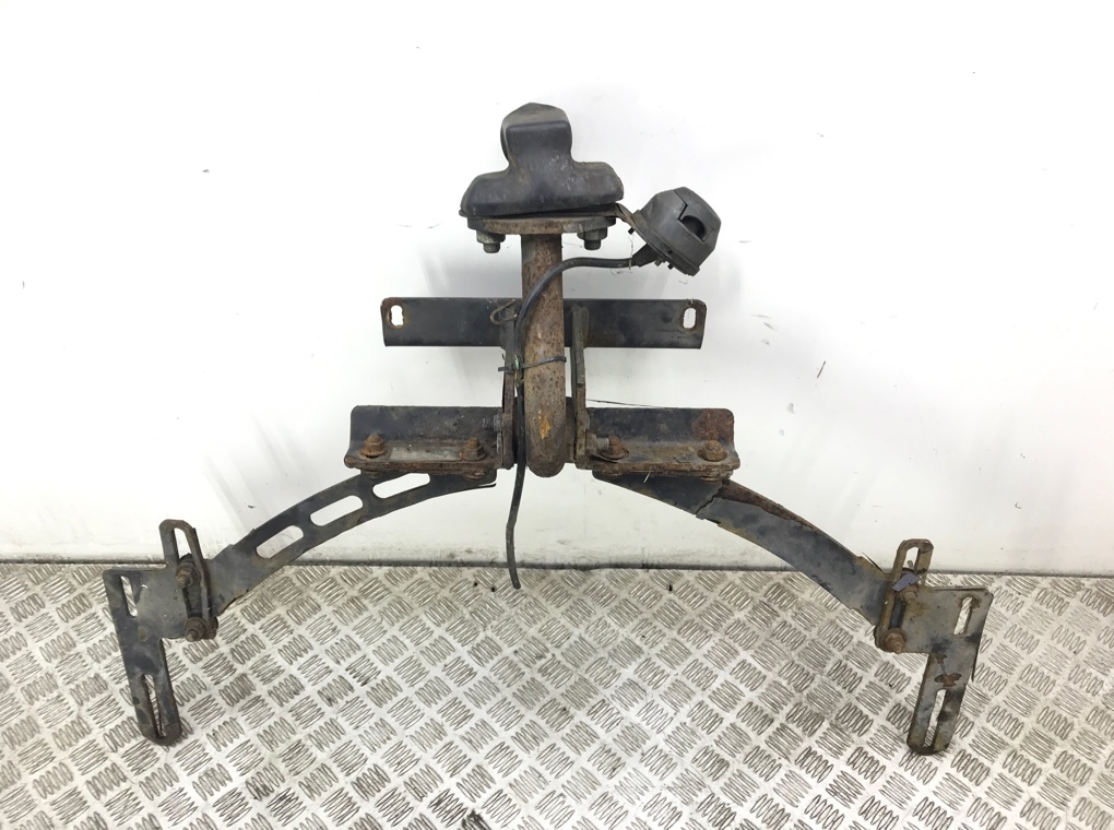 Прицепное устройство (фаркоп) бу для Volvo S40 2.0 TD, 2005 г. Прицепное устройство (фаркоп) бу для Volvo S40 2.0 TD, 2005 г.