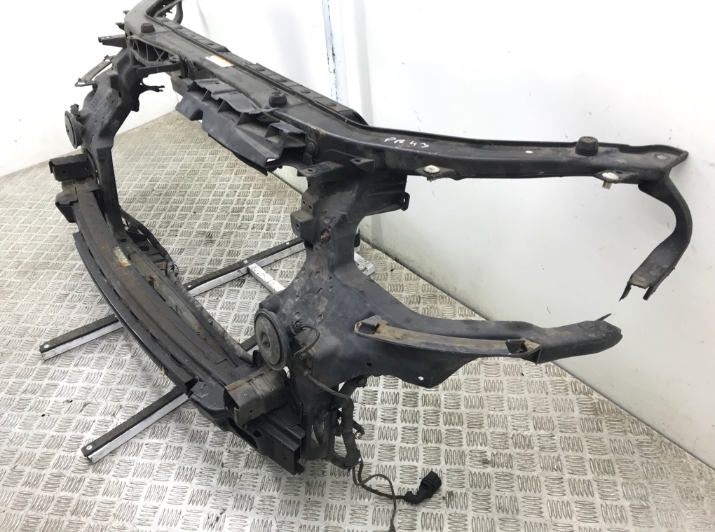 Панель передняя (телевизор) бу для Hyundai Santa Fe  2.2 CRDi,  2008 г.