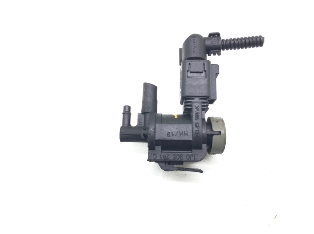 Клапан электромагнитный бу для Audi A4 B7 2.0 TDi, 2006 г.