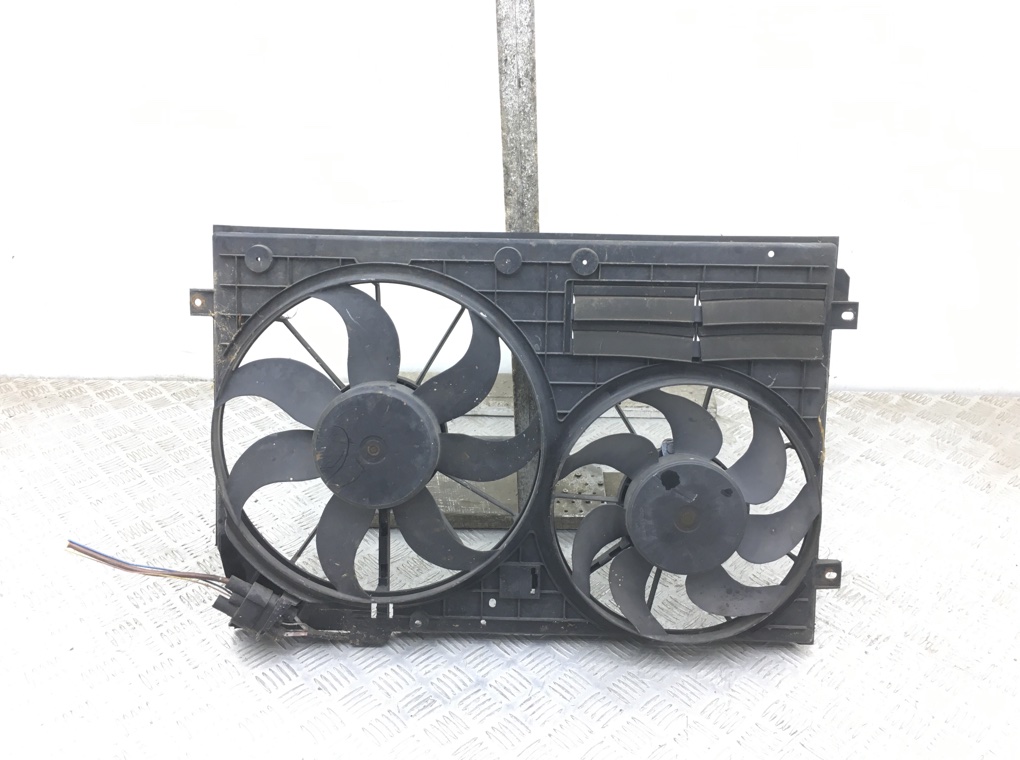 Вентилятор радиатора бу для Volkswagen Golf 5 2.0 TDi, 2005 г.