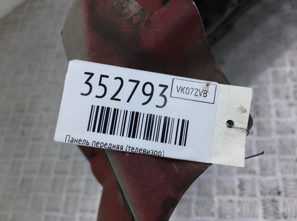 Панель передняя (телевизор) бу для Volvo S40  2.0 TD,  2007 г.