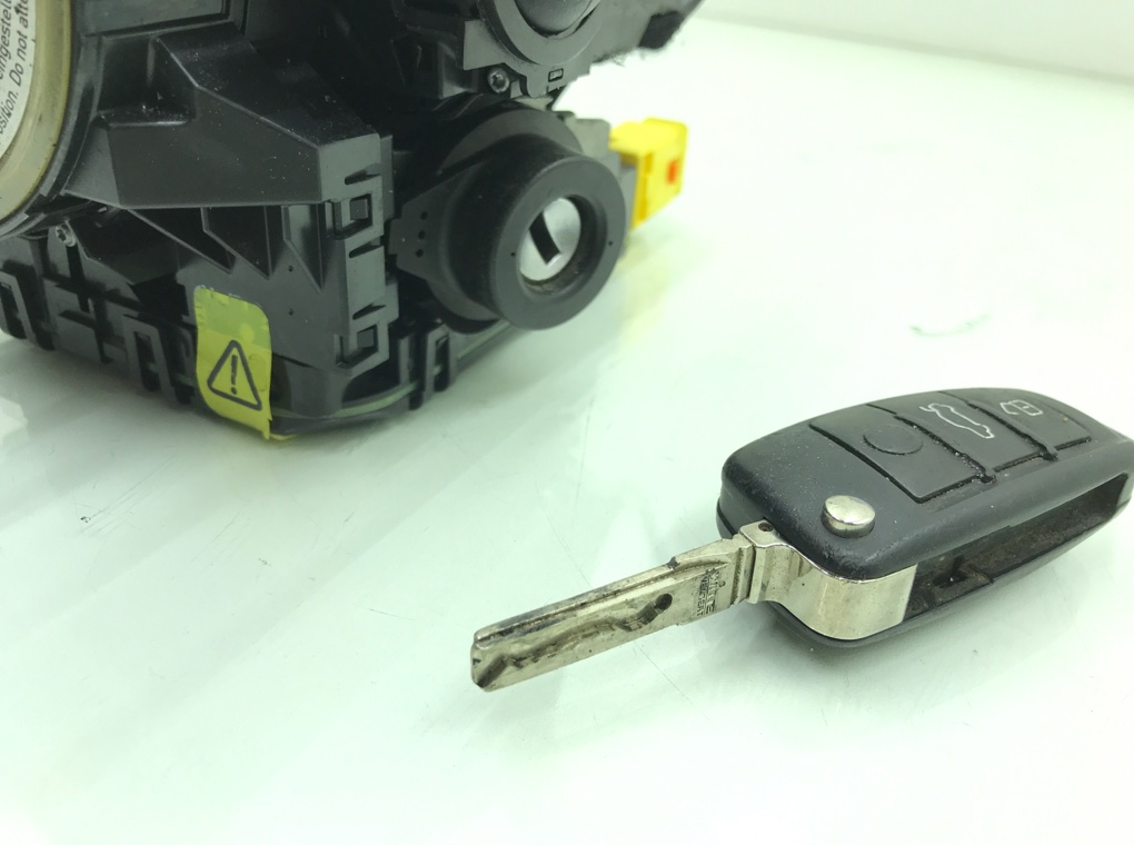 Переключатель подрулевой (стрекоза) бу для Audi A3 8P 2.0 TFSI,  2007 г.