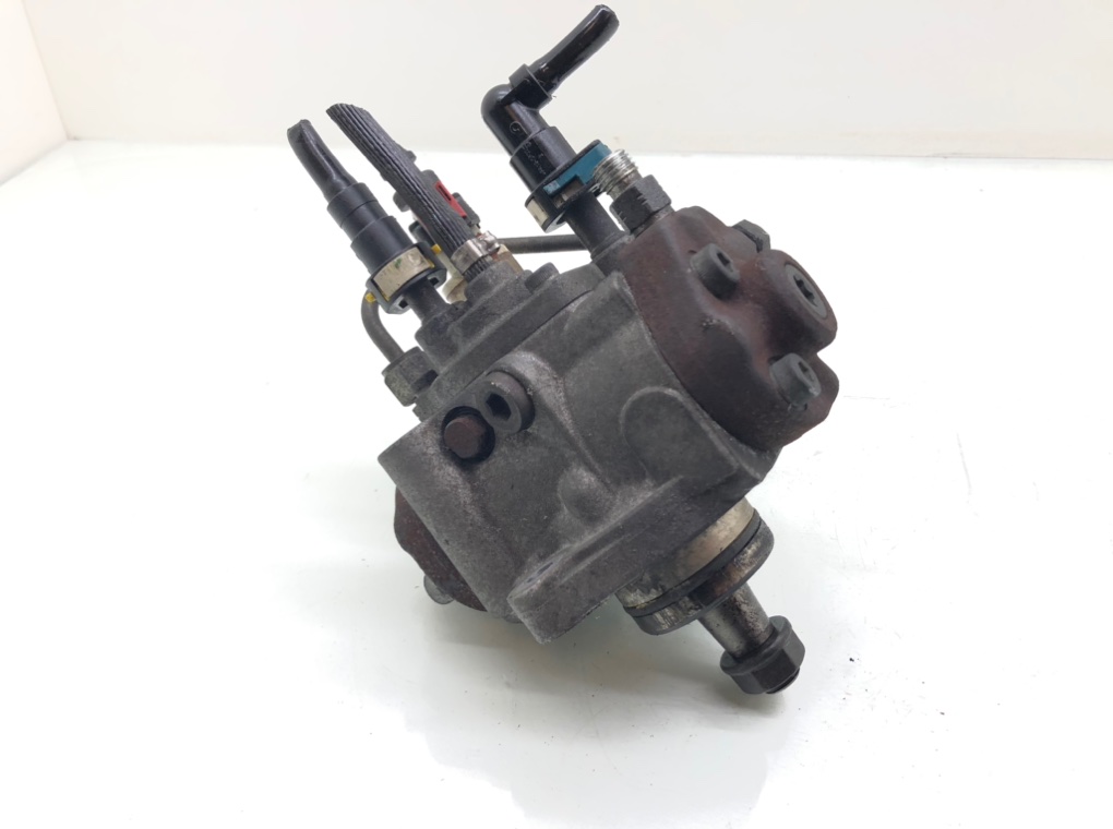 ТНВД бу для Opel Astra J 1.6 CDTi, 2015 г. ТНВД бу для Opel Astra J 1.6 CDTi, 2015 г.