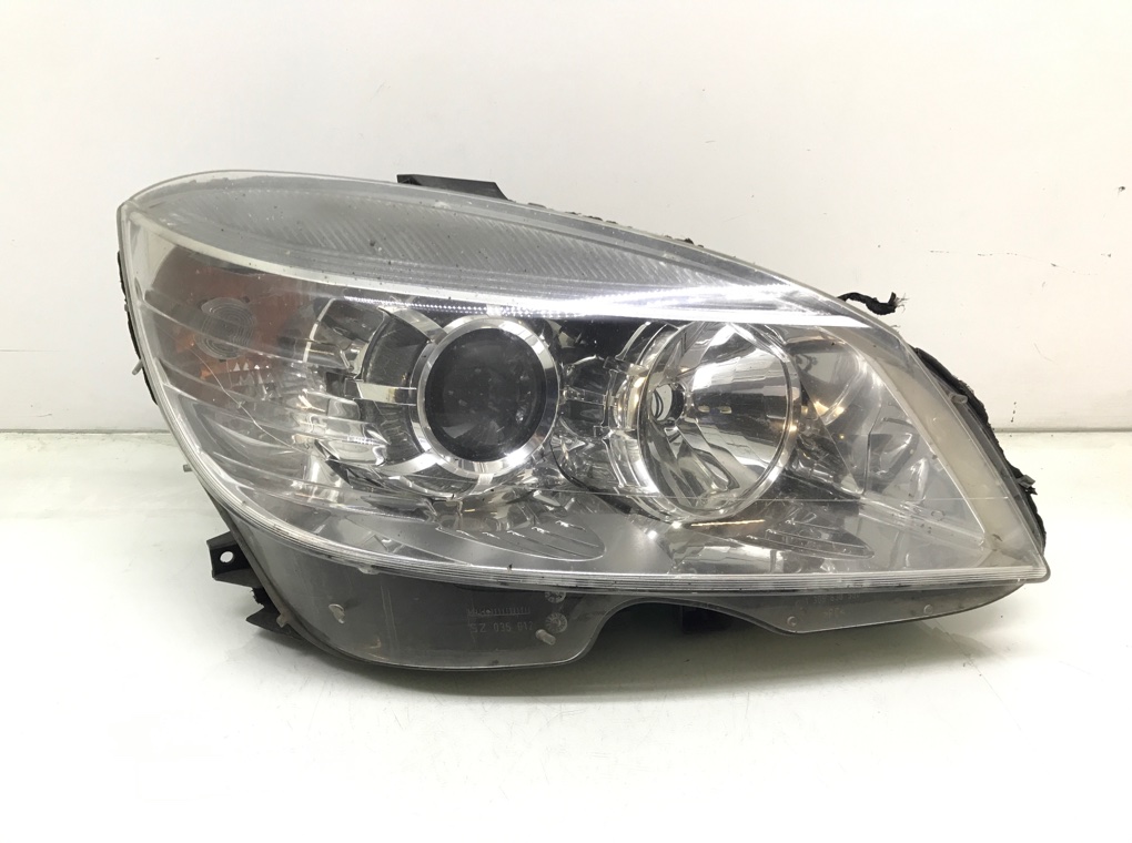 Фара правая бу для Mercedes C W204 3.0 CDi, 2008 г.