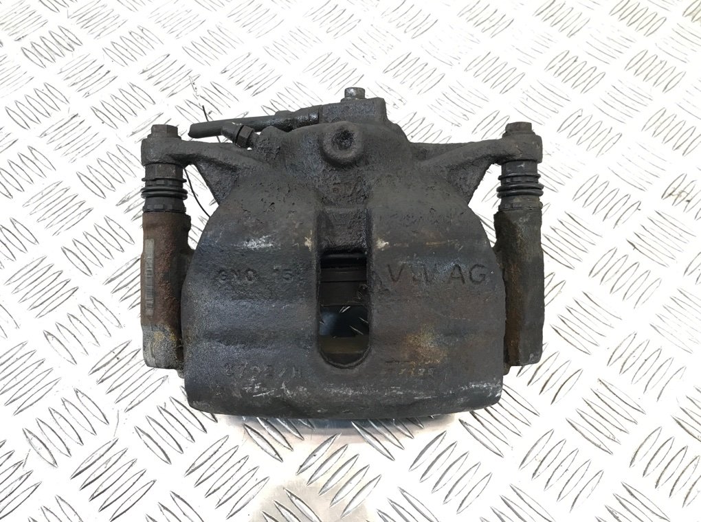 Суппорт передний правый бу для Volkswagen Golf 7 1.5 TSI, 2019 г.