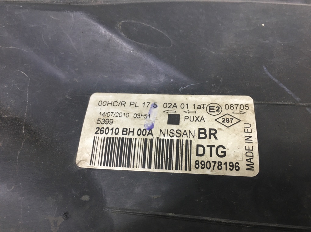 Фара правая бу для Nissan Note E11 1.5 DCi,  2010 г.