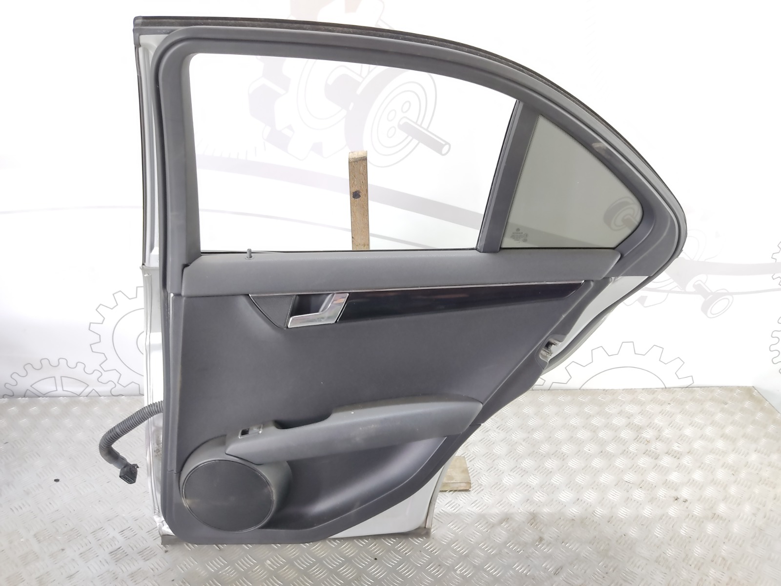 Дверь задняя правая бу для Mercedes C W204 2.2 CDi,  2008 г.