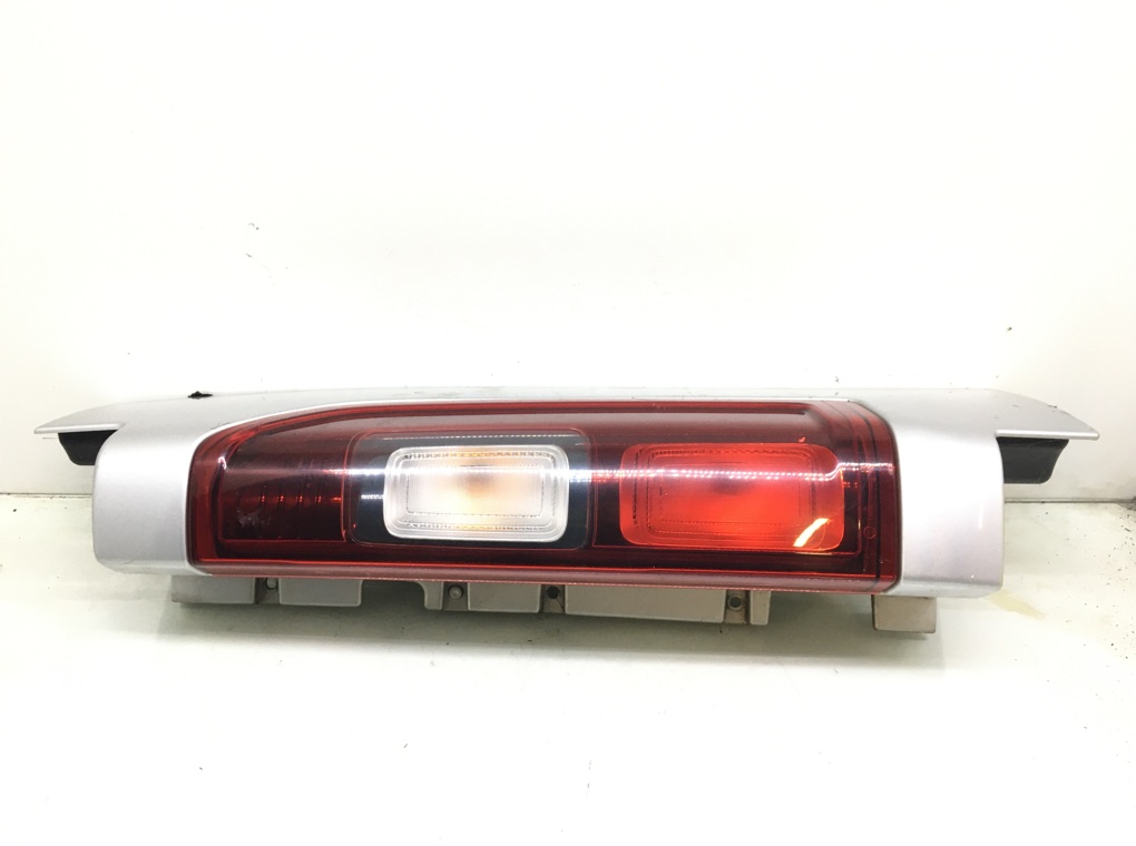 Фонарь задний правый бу для Renault Trafic 3 1.6 DCi, 2015 г.