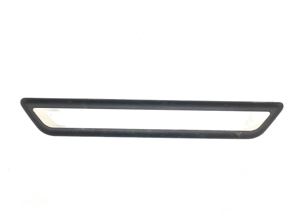 Накладка на порог бу для Hyundai i40 1.7 CRDi, 2013 г.