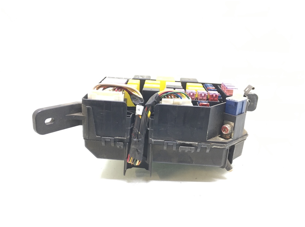 Блок предохранителей бу для Hyundai Coupe 2.0i, 2002 г. Блок предохранителей бу для Hyundai Coupe 2.0i, 2002 г.