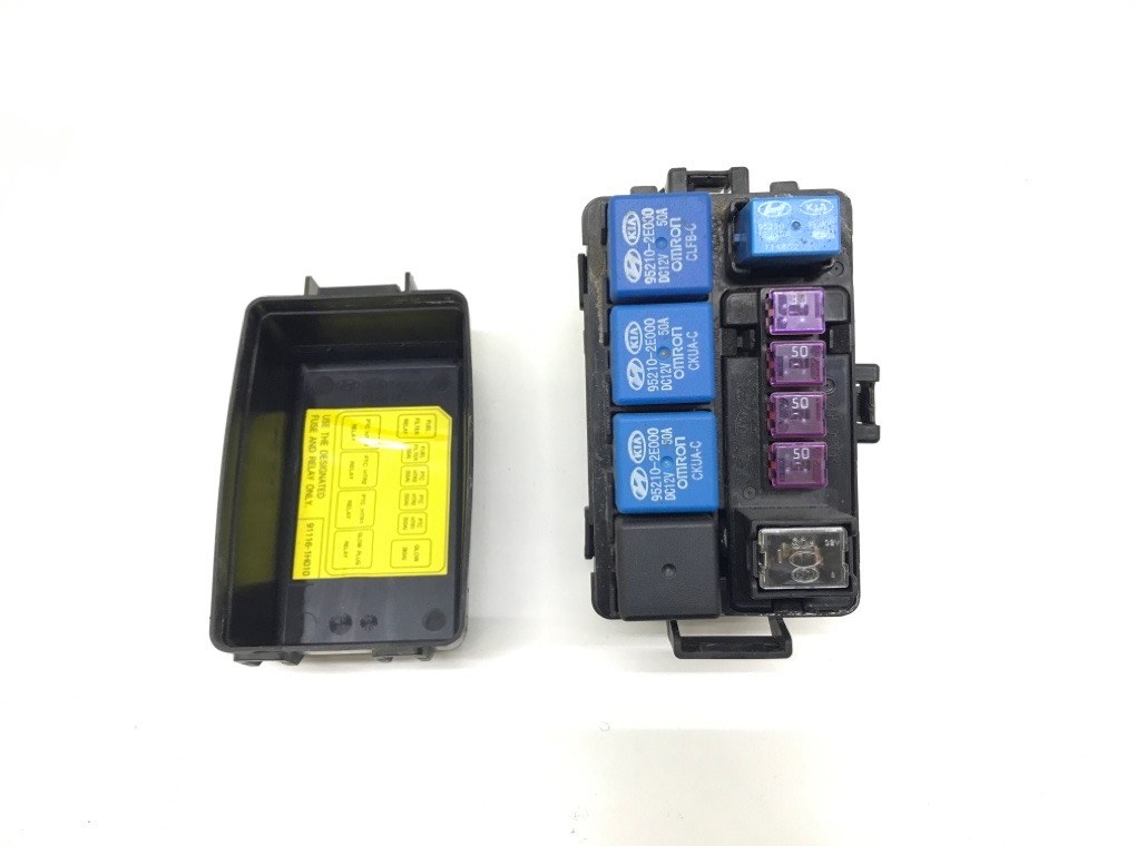 Блок предохранителей бу для Kia Ceed 1 1.6 CRDi, 2008 г.