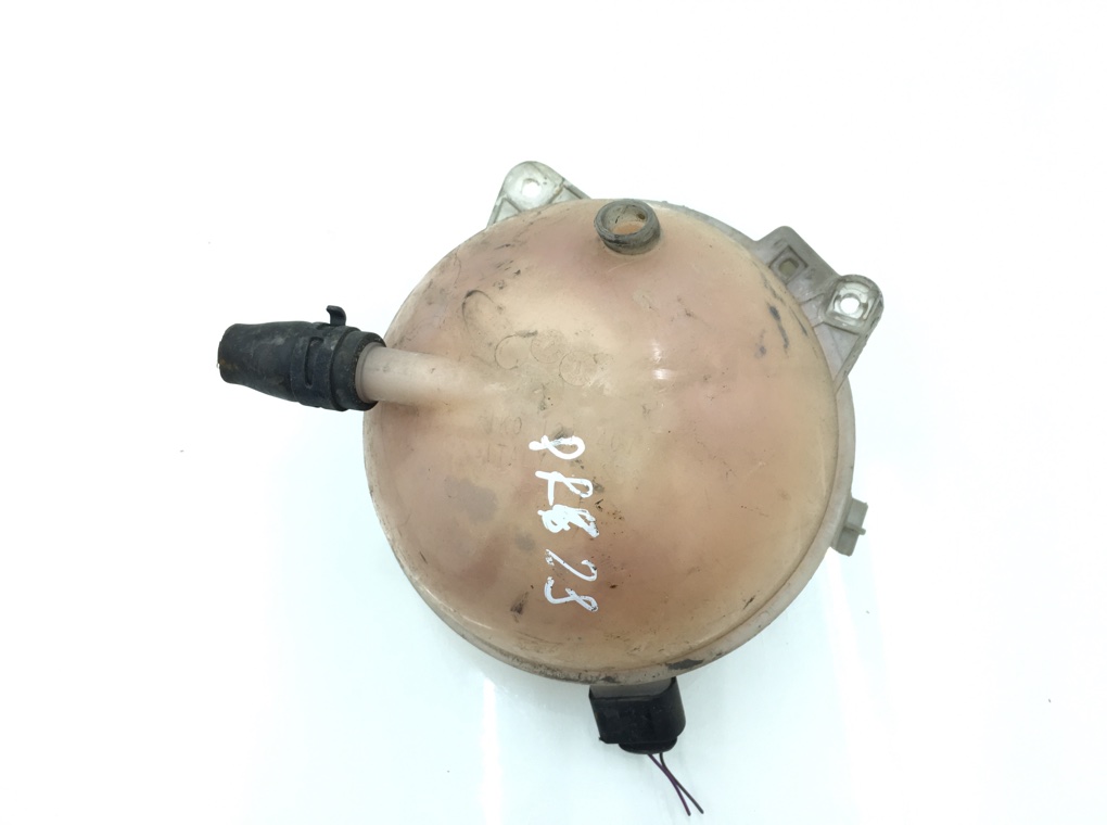 Бачок расширительный бу для Volkswagen Golf 5 2.0 TDi,  2004 г.