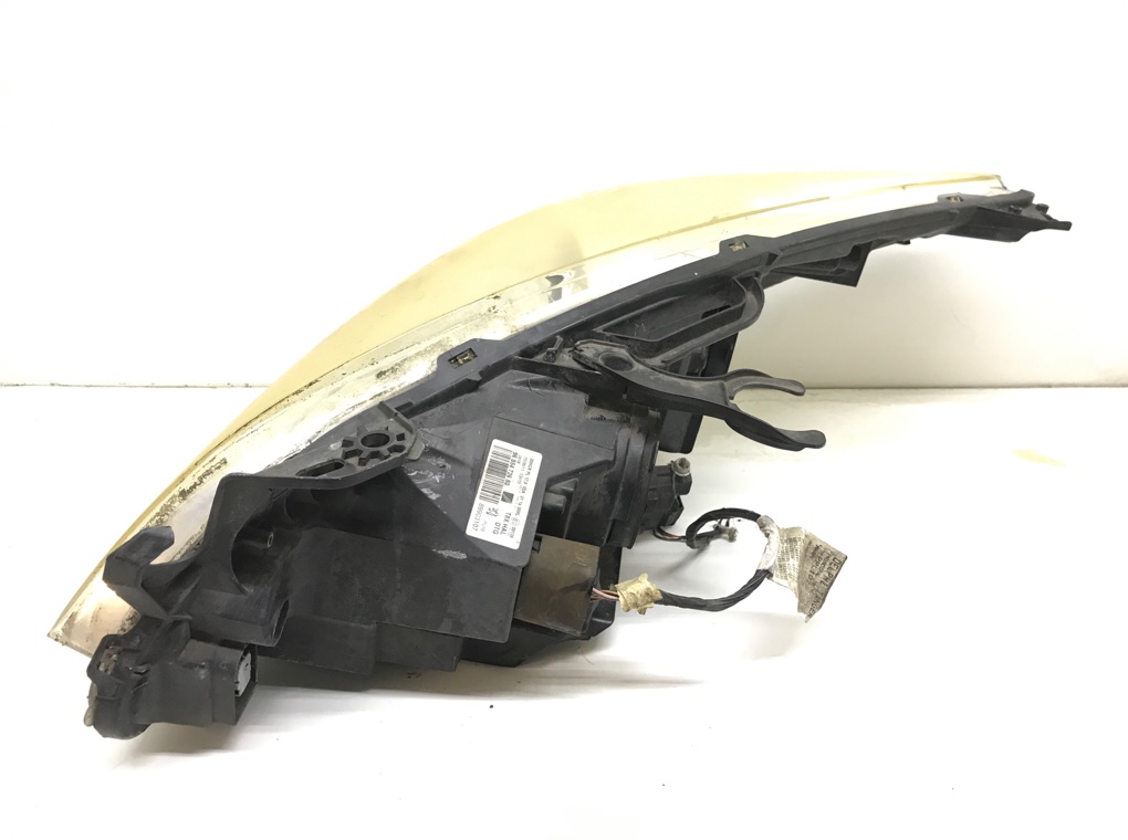 Фара правая бу для Peugeot 3008  1.6 HDi,  2011 г.