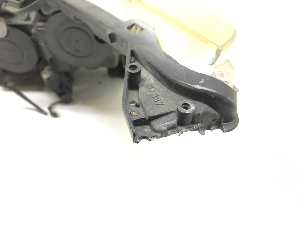 Фара правая бу для Peugeot 3008  1.6 HDi,  2011 г.