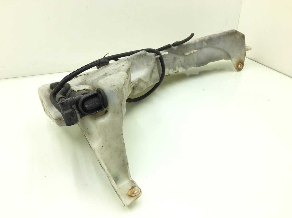 Бачок омывателя бу для Ford Focus 2 1.6 TDCi, 2008 г. Бачок омывателя бу для Ford Focus 2 1.6 TDCi, 2008 г.